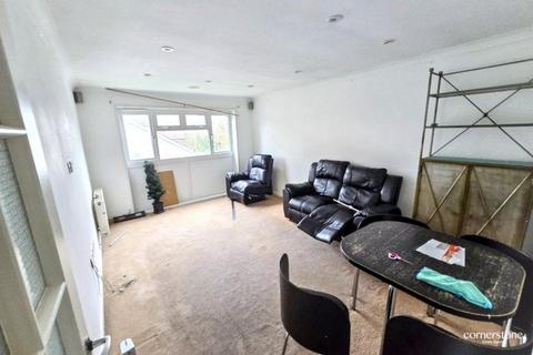 undefined, South Croydon CR2