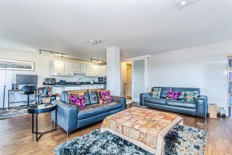2 bedroom flat for sale, Deverill Court, Avenue Road, London, SE20