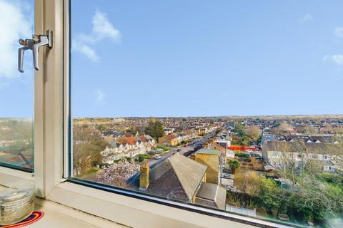 2 bedroom flat for sale, Deverill Court, Avenue Road, London, SE20
