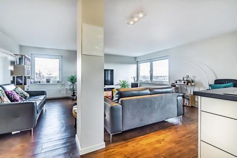 2 bedroom flat for sale, Deverill Court, Avenue Road, London, SE20