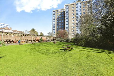 2 bedroom flat for sale, Deverill Court, Avenue Road, London, SE20