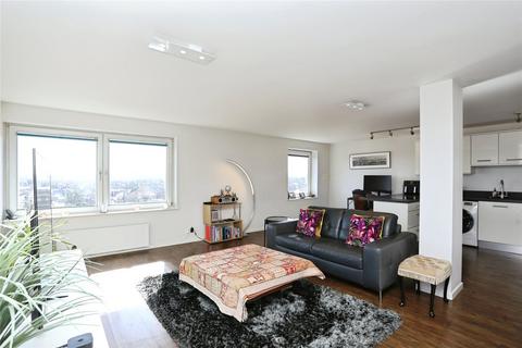 2 bedroom flat for sale, Deverill Court, Avenue Road, London, SE20