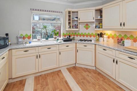 3 bedroom semi-detached house for sale, Halliday Grove, Leeds, West Yorkshire