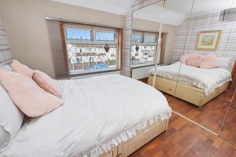 3 bedroom semi-detached house for sale, Halliday Grove, Leeds, West Yorkshire