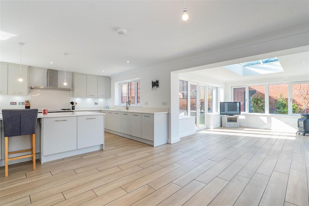 Kitchen/Breakfast Room