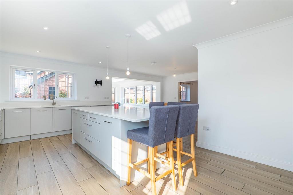 Kitchen/Breakfast Room