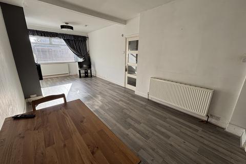 undefined, 1, Liverpool L14