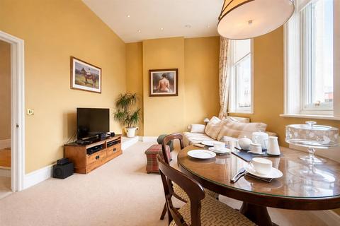 1 bedroom flat to rent, Promenade, Cheltenham GL50 1LR