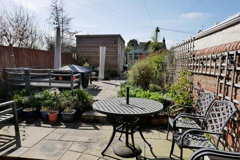 2 bedroom semi-detached house for sale, London Road, Chippenham