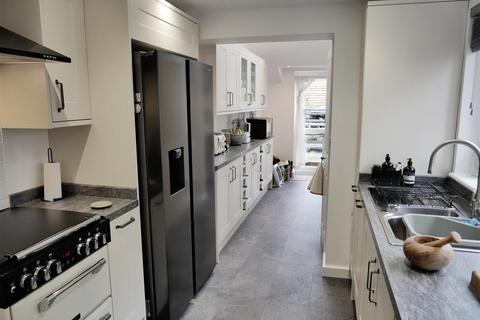 2 bedroom semi-detached house for sale, London Road, Chippenham