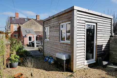 2 bedroom semi-detached house for sale, London Road, Chippenham