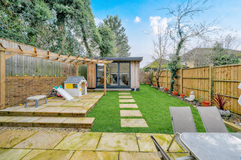 3 bedroom house for sale, Greenwood Close, Seer Green, HP9