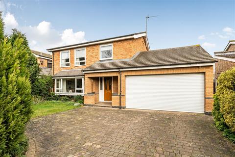 4 bedroom detached house for sale, Tyne Crescent, Bedford