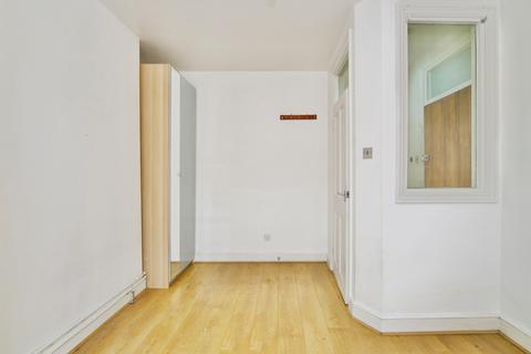 1 bedroom flat for sale, Sibley Grove, East Ham, London, E12