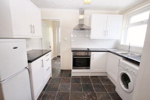 2 bedroom semi-detached house to rent, Butler Street, Uxbridge, UB10