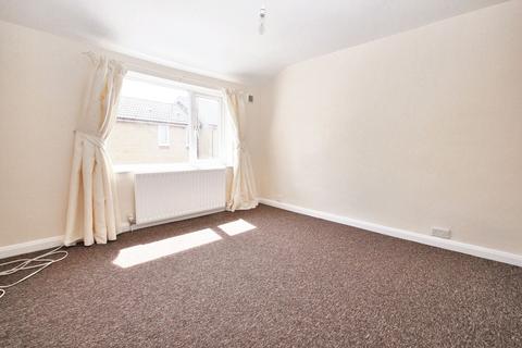 2 bedroom semi-detached house to rent, Butler Street, Uxbridge, UB10
