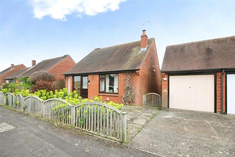 2 bedroom bungalow for sale, The Gardens, Reading RG8