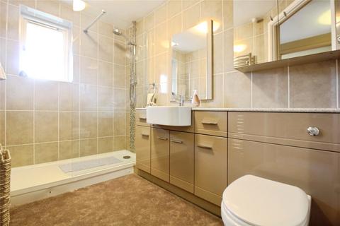 2 bedroom bungalow for sale, The Gardens, Reading RG8