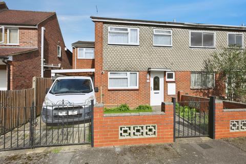 4 bedroom end of terrace house for sale, Ditchfield Road, Hoddesdon
