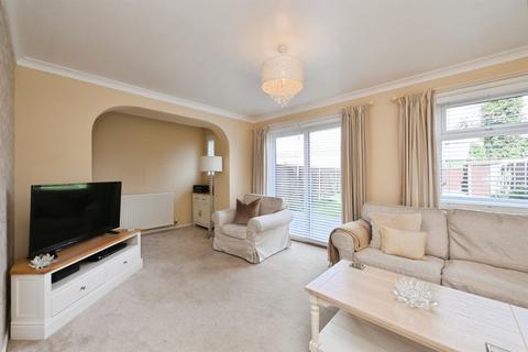 4 bedroom end of terrace house for sale, Ditchfield Road, Hoddesdon