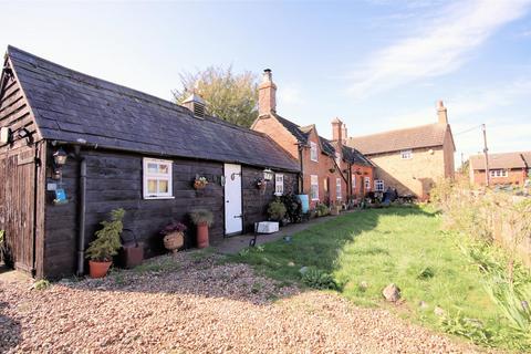 5 bedroom detached house for sale, Orchard Road, Pulloxhill, Bedfordshire