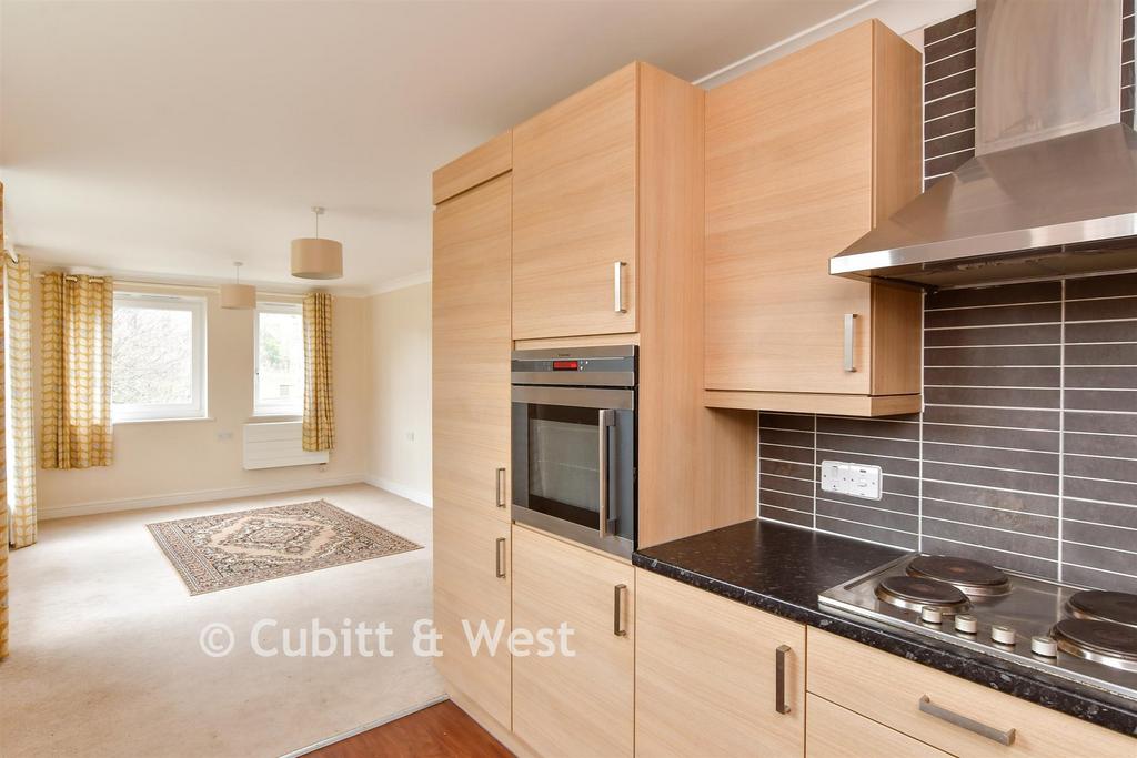 Kitchen / Lounge / Diner