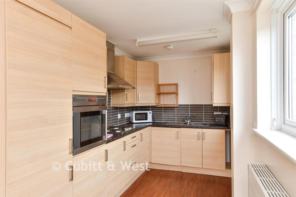 Kitchen / Lounge / Diner