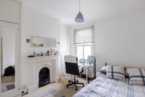 2 bedroom flat to rent, Tintern Street London SW4