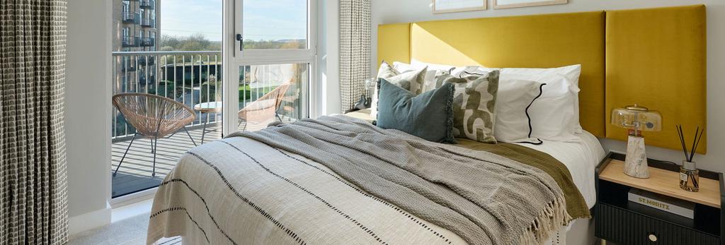 Bankside-gardens, Light bedroom with balcony...