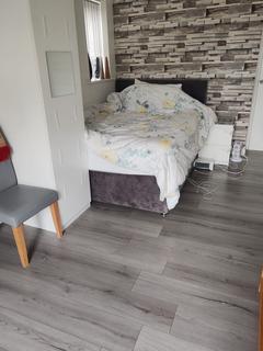 1 bedroom in a house share to rent, Sgt Mark Stansfield Way, Hyde SK14