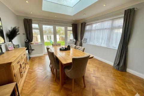 3 bedroom semi-detached house for sale, Austin Road, Luton, Bedfordshire, LU3 1TZ