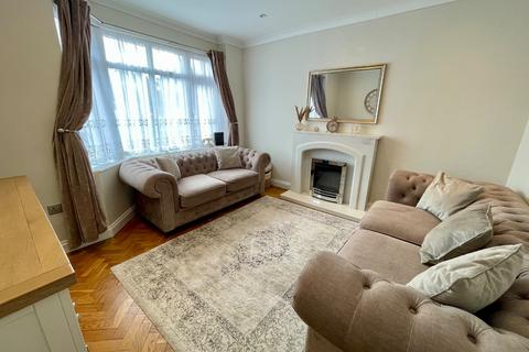 3 bedroom semi-detached house for sale, Austin Road, Luton, Bedfordshire, LU3 1TZ