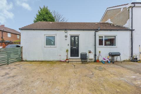 2 bedroom flat for sale, Brinnington Road, Stockport, SK5