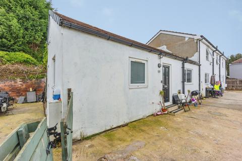 2 bedroom flat for sale, Brinnington Road, Stockport, SK5