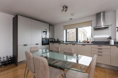 2 bedroom apartment to rent, Clapham Park Road Clapham Park SW4