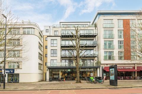 2 bedroom flat for sale, Uxbridge Road, London W5