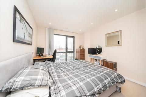 2 bedroom flat for sale, Uxbridge Road, London W5