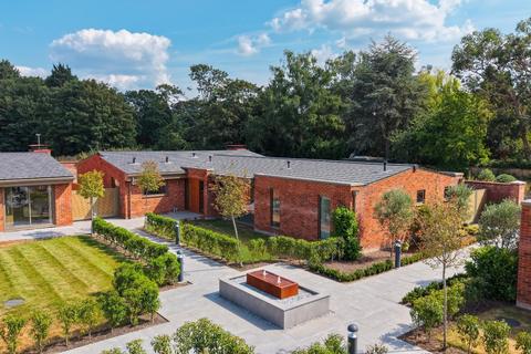 3 bedroom bungalow for sale, Cheapside Road, Ascot, Berkshire