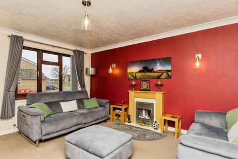 4 bedroom detached house for sale, Chestnut Close, Burgess Hill