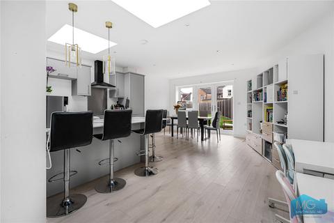 3 bedroom end of terrace house for sale, Woodhouse Road, London, N12