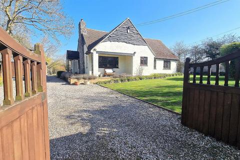 5 bedroom detached house for sale, Main Road, Danbury