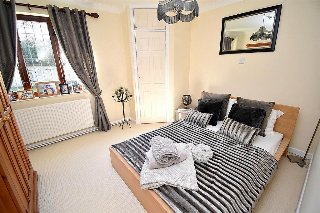 Ground floor bedroom 2.jpg