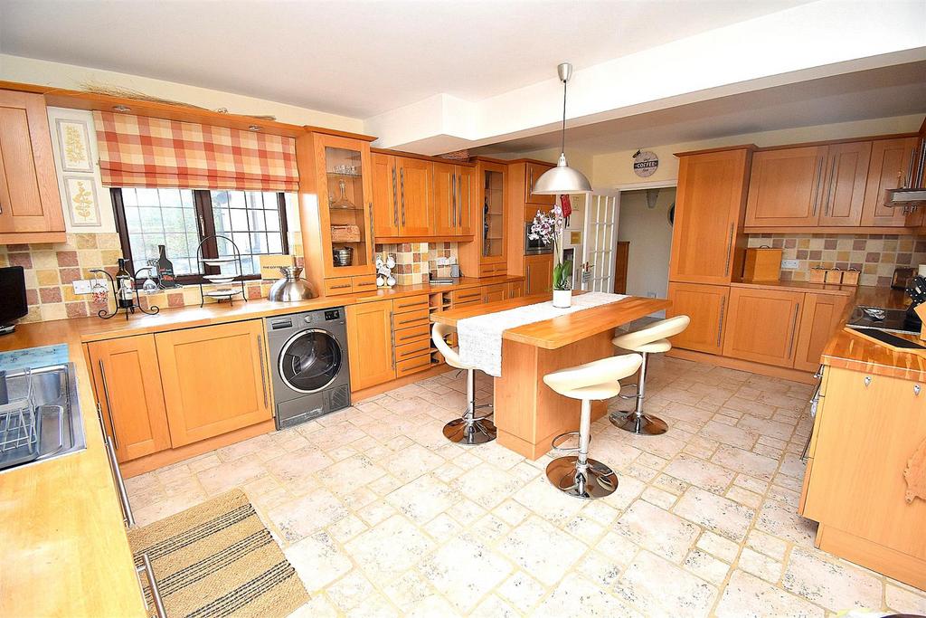 Kitchen reverse.jpg