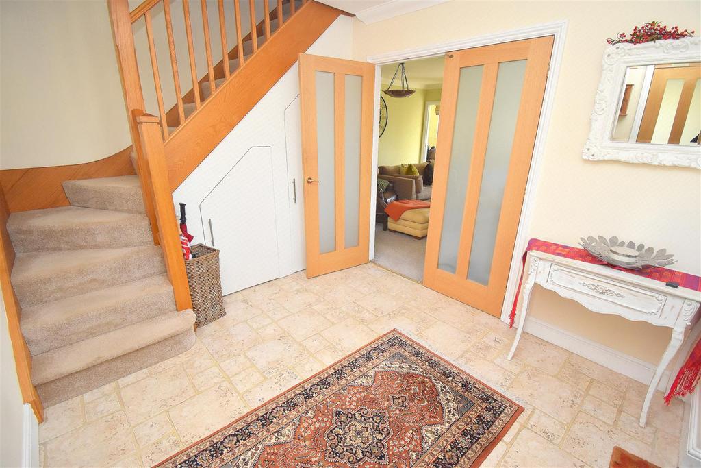Entrance hall.jpg