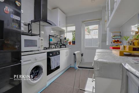 undefined, Greenford, UB6