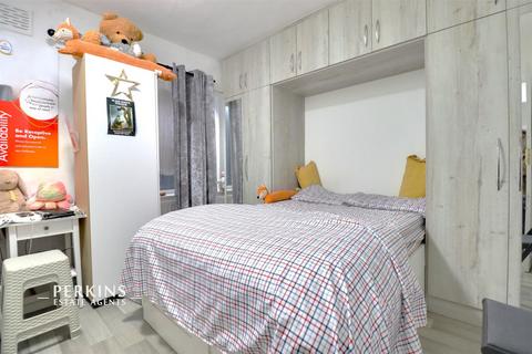 undefined, Greenford, UB6