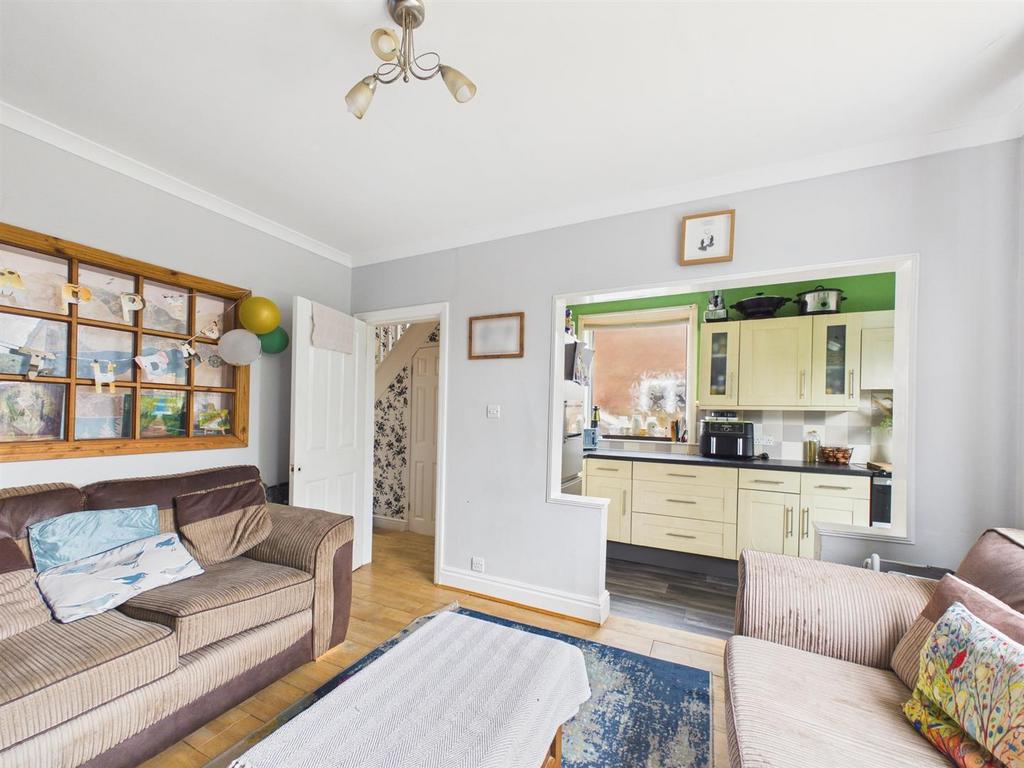 Dining room: