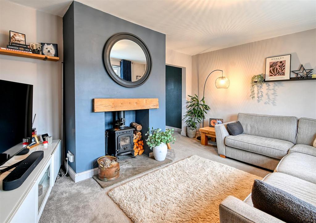 7 Woodberry Close-5.jpg