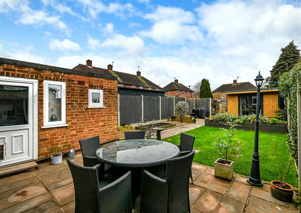 7 Woodberry Close-20.jpg