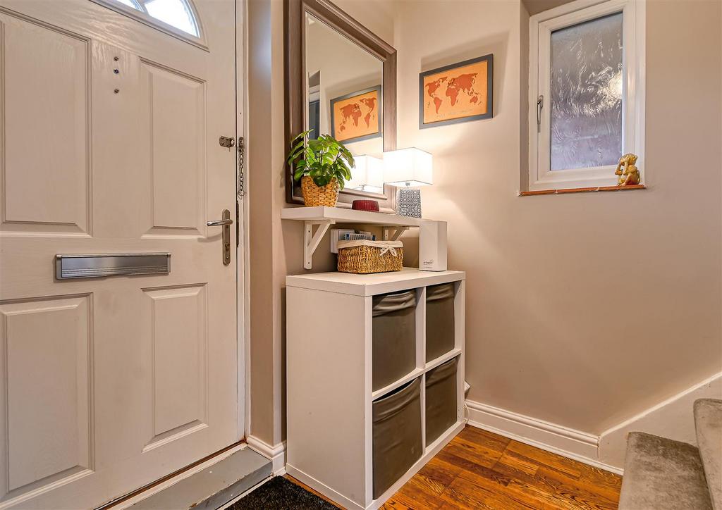 7 Woodberry Close-6.jpg